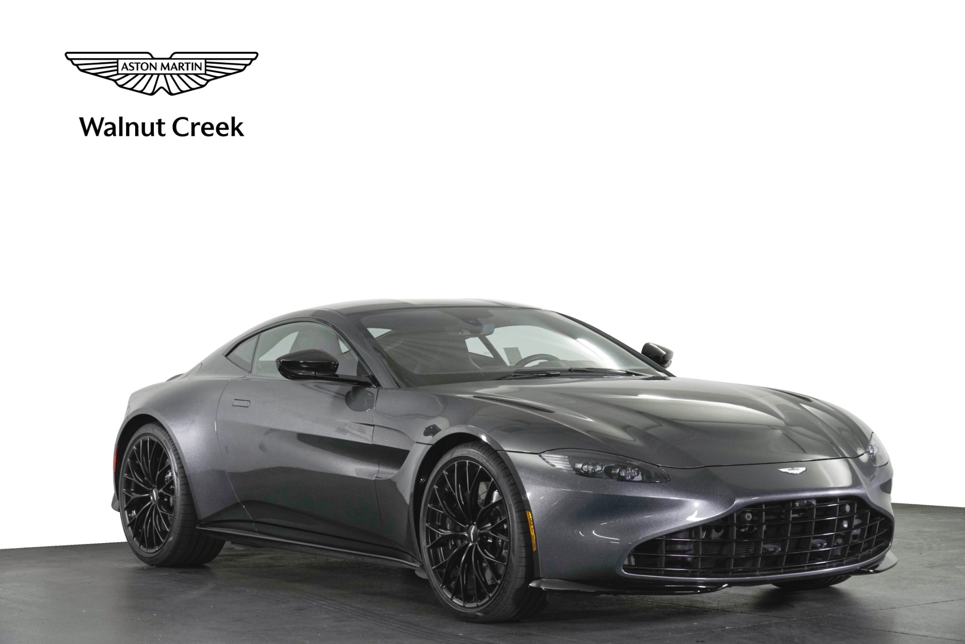 2023 Aston Martin Vantage's photo