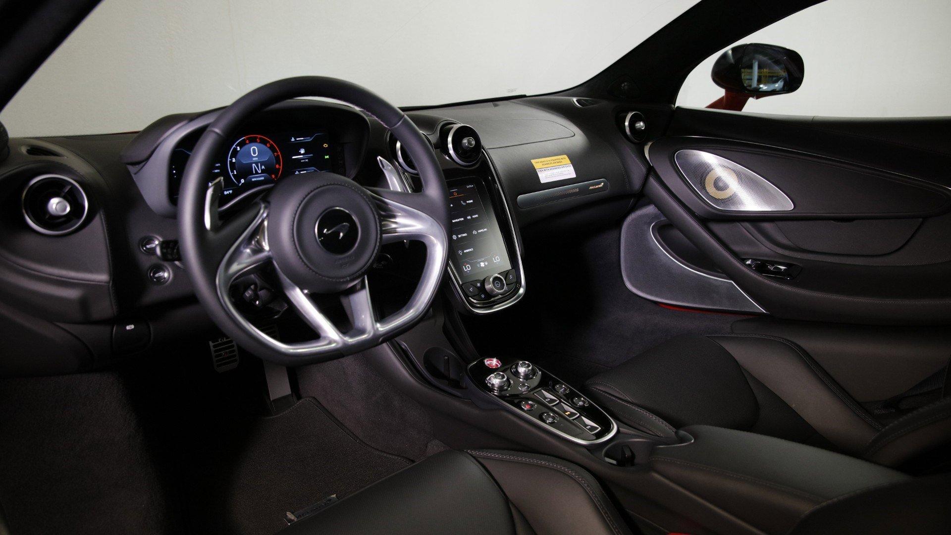 McLaren GT Forged Carbon Fiber Interior Kit: Steering Wheel