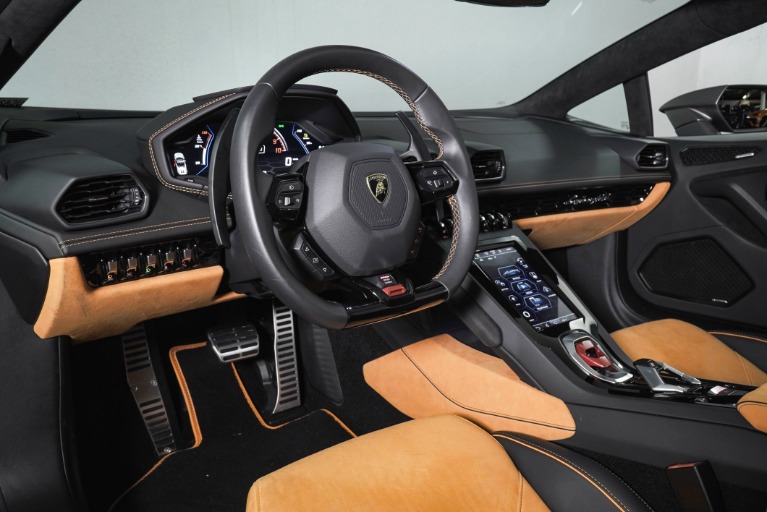 Used 2024 Lamborghini Huracan EVO for sale $409,992 at The Luxury Collection Walnut Creek in Walnut Creek CA 94596 3