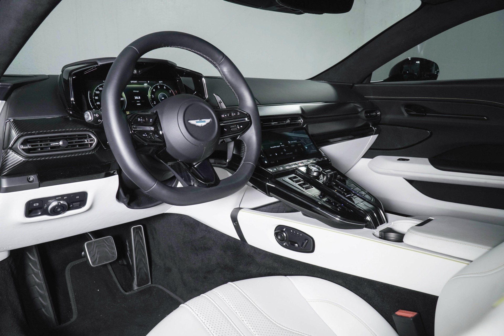 Used 2025 Aston Martin Vantage For Sale ($181,983) | The Luxury