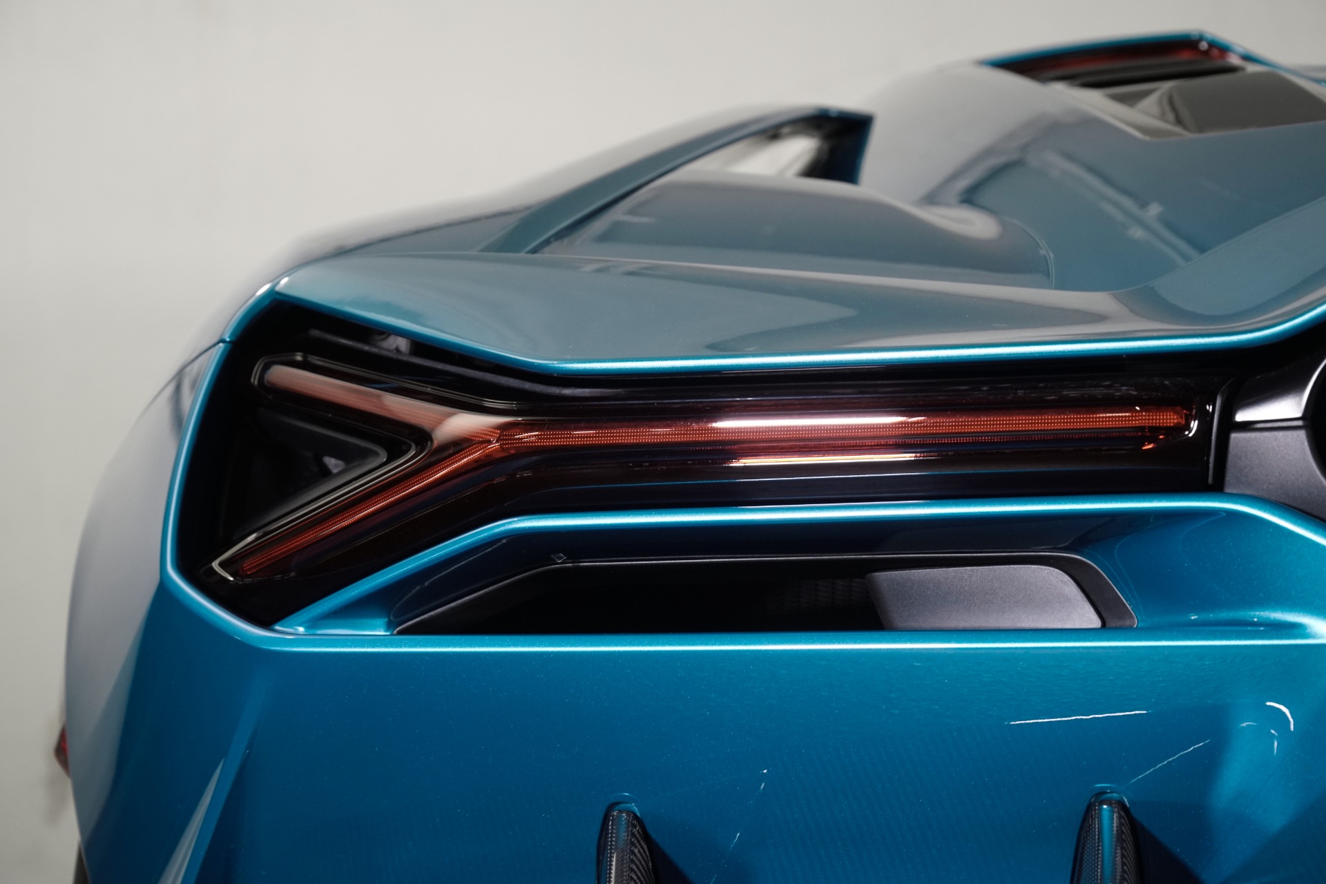 2025 Lamborghini Revuelto photo 18