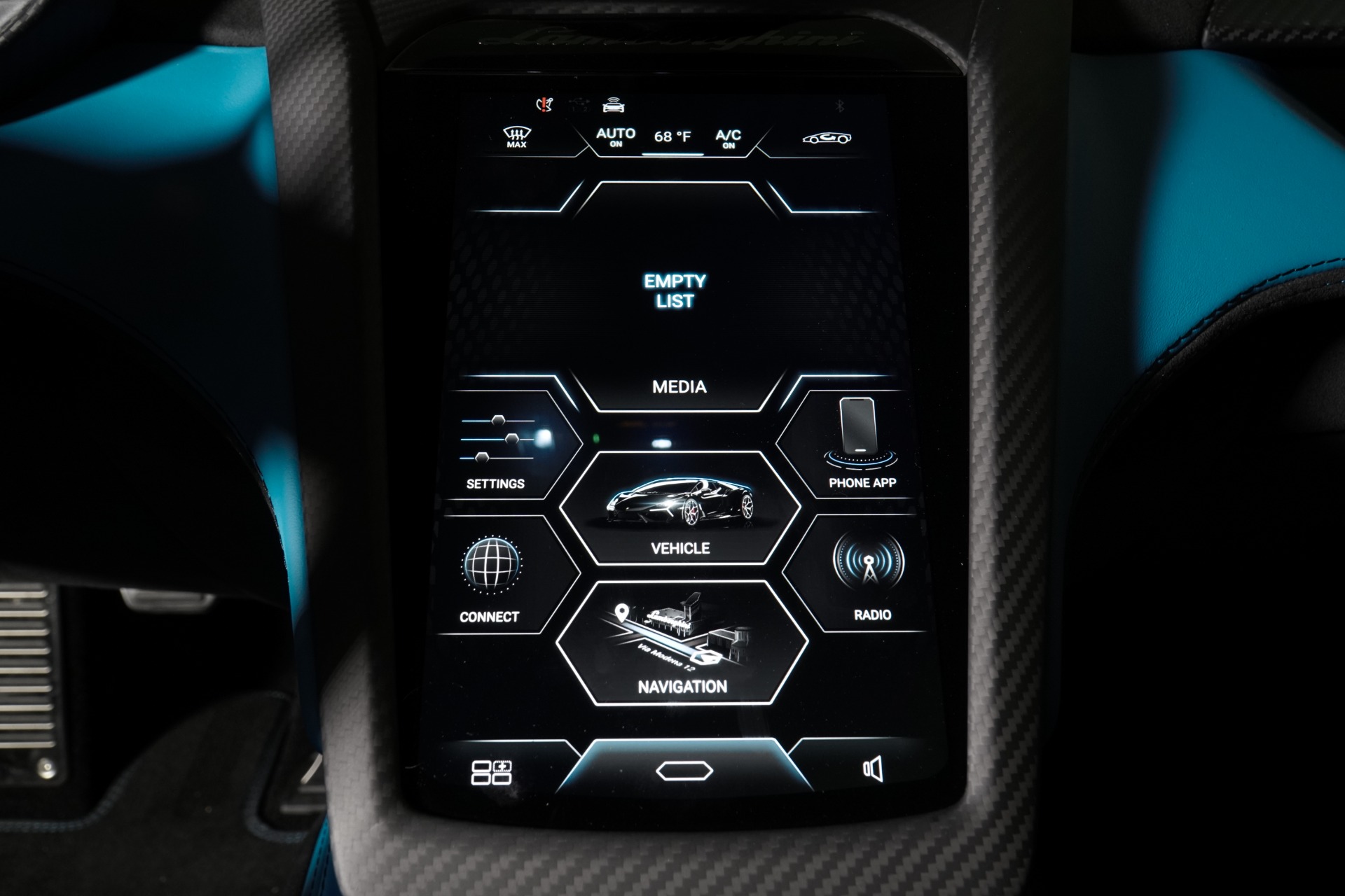 2025 Lamborghini Revuelto photo 22