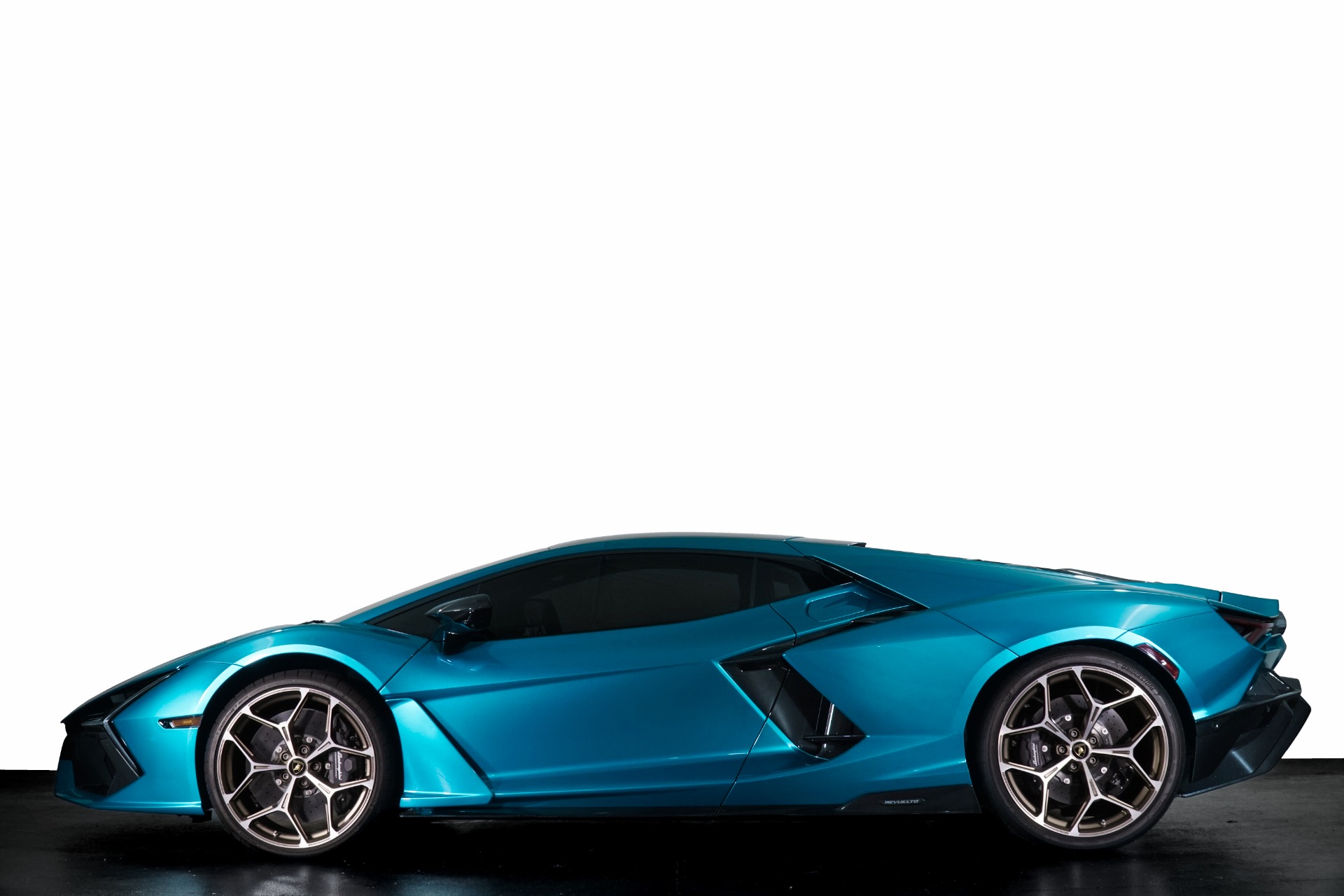 2025 Lamborghini Revuelto photo 25