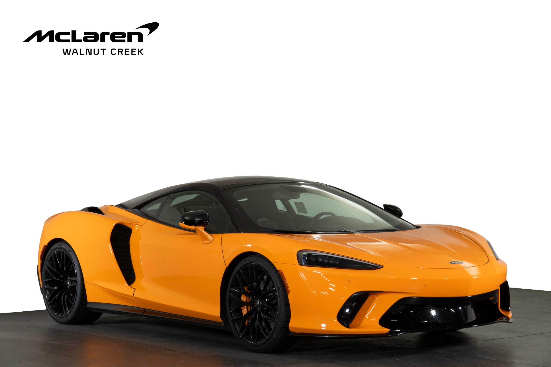 2025 McLaren GTS -'s photo