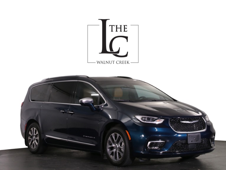 Used 2022 Chrysler Pacifica Hybrid Pinnacle for sale $34,550 at The Luxury Collection Walnut Creek in Walnut Creek CA