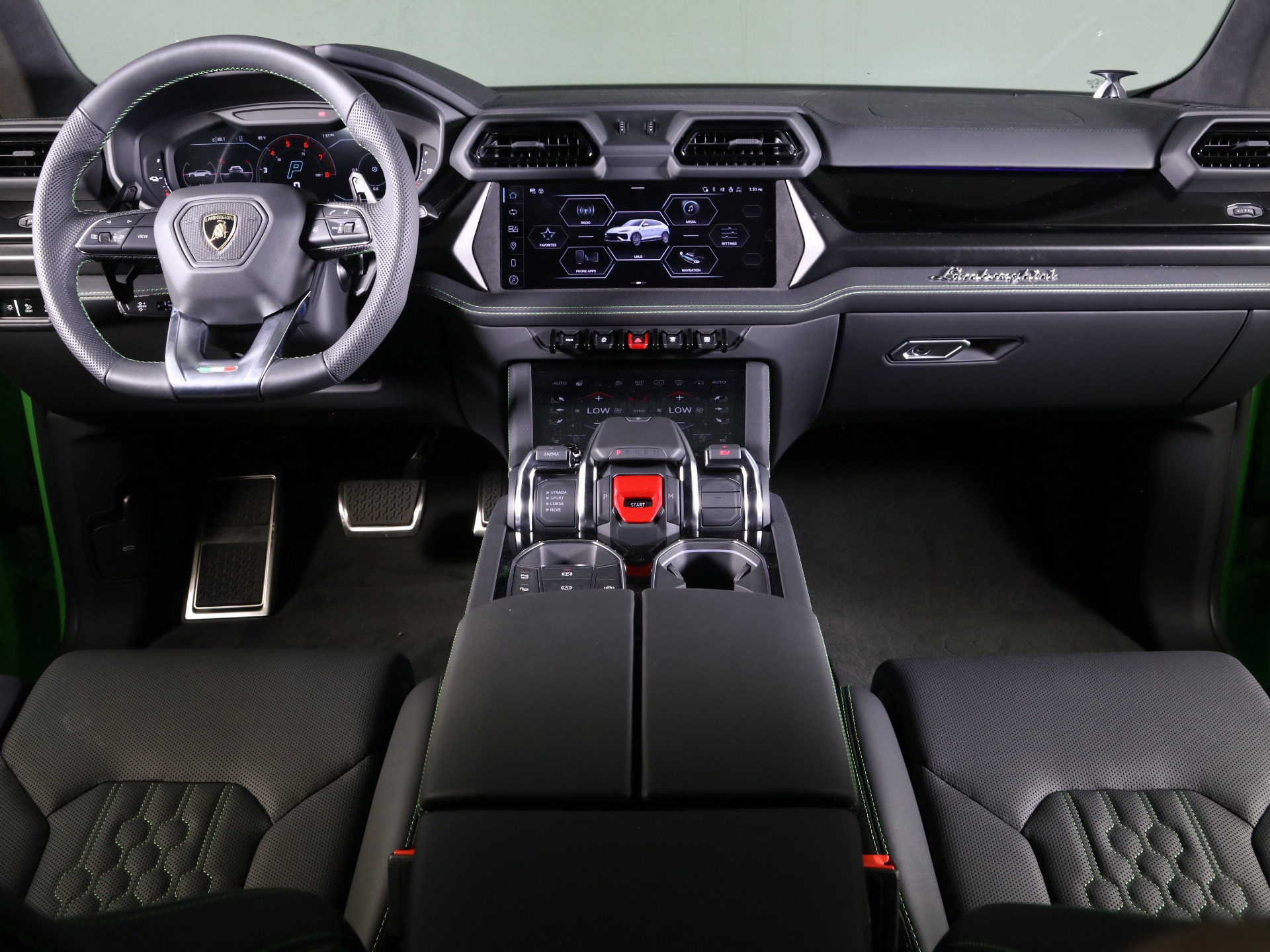 2025 Lamborghini Urus SE photo 16