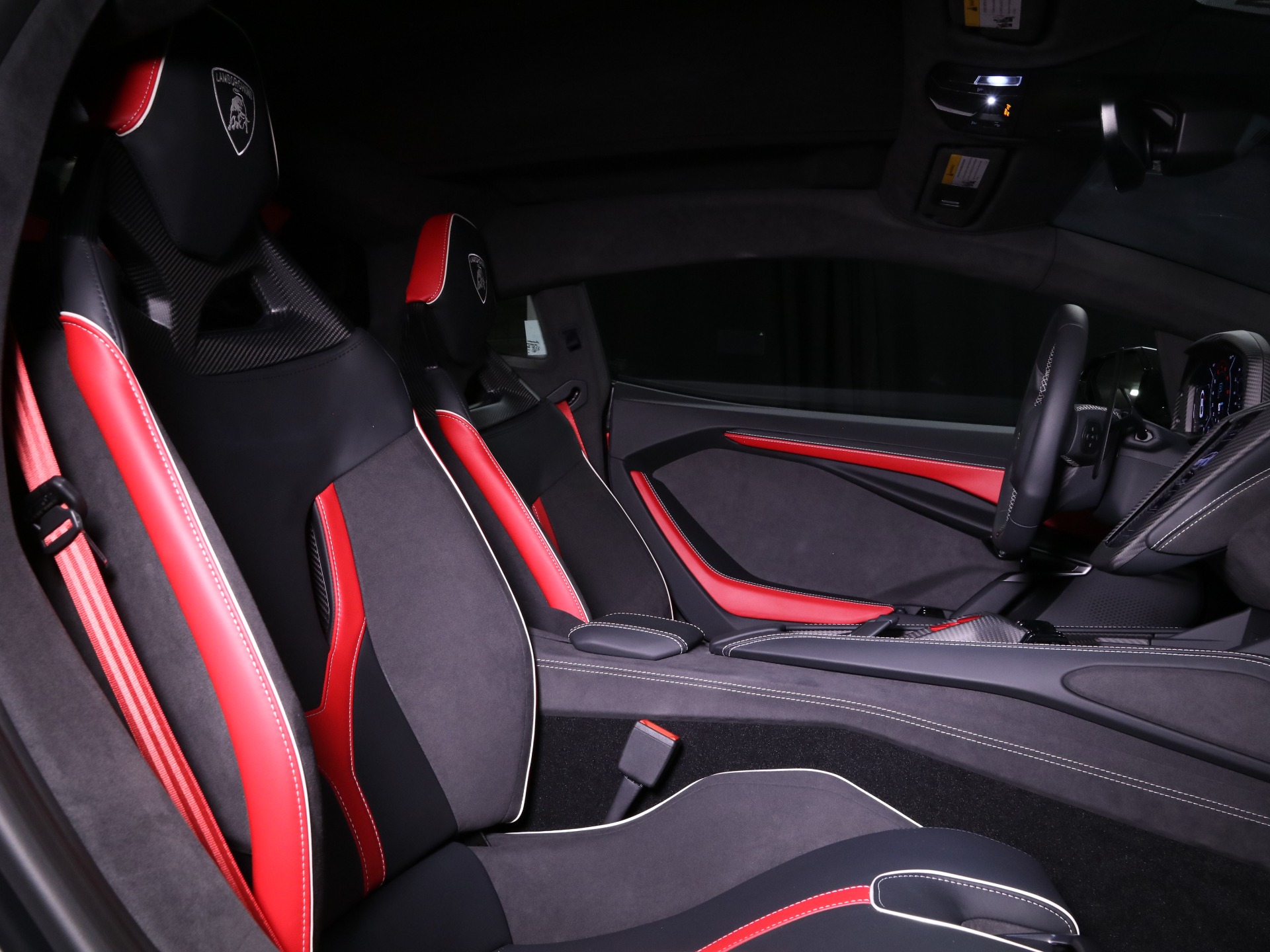 2025 Lamborghini Revuelto photo 16