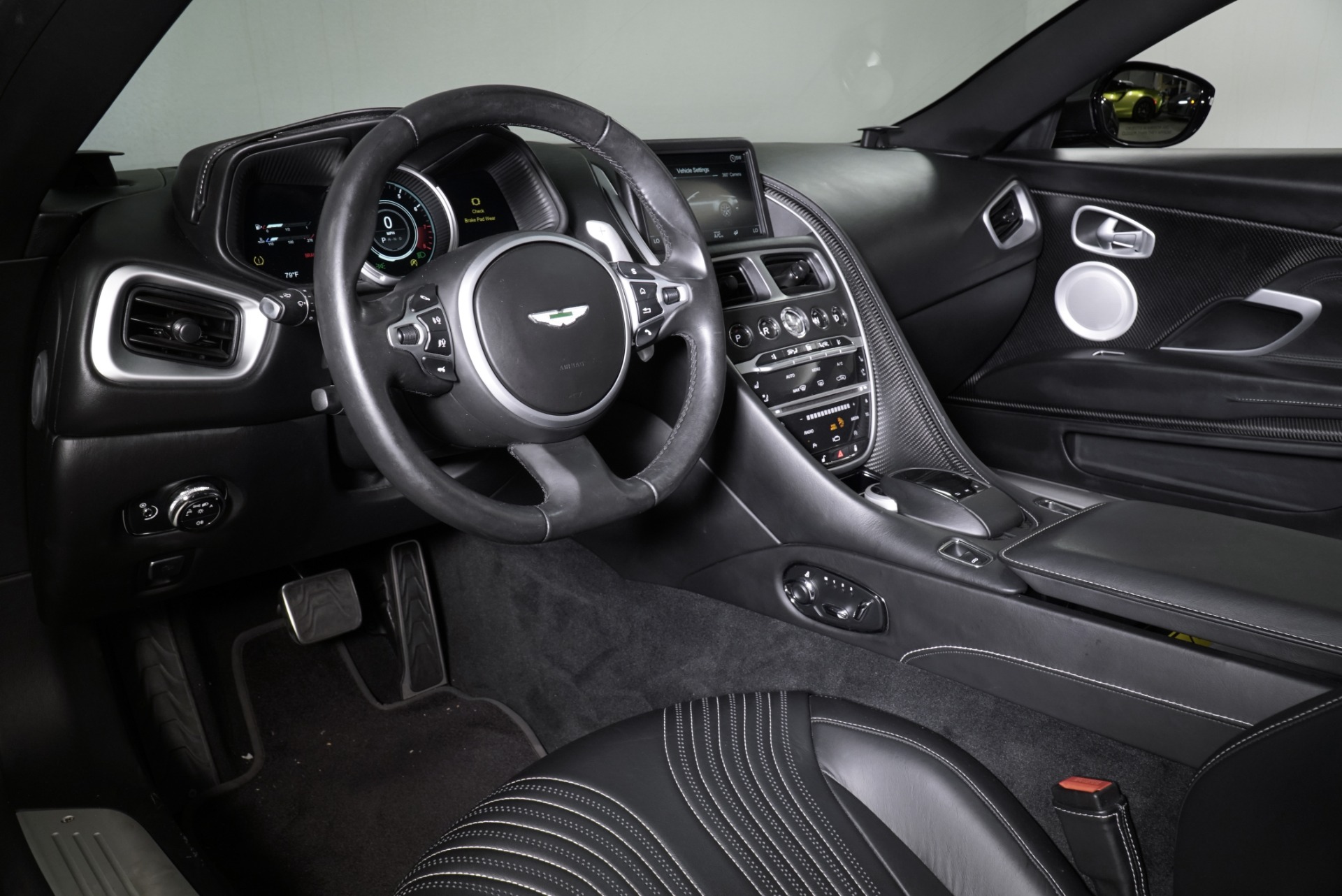2019 Aston Martin DB11 AM5 photo 3