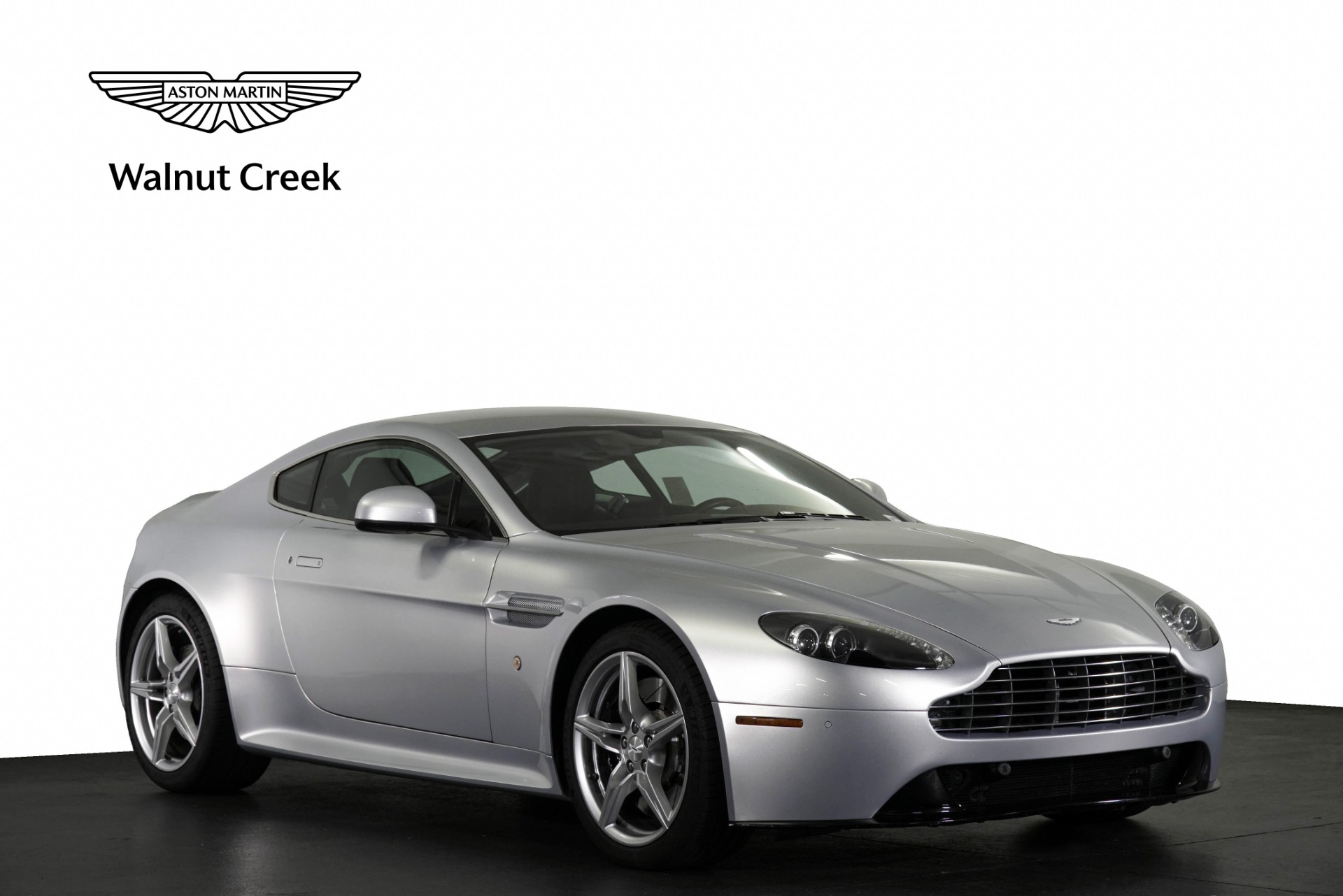2016 Aston Martin V8 Vantage