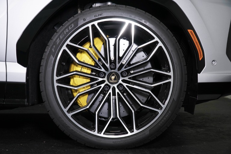New 2025 Lamborghini Urus SE for sale $352,078 at The Luxury Collection Walnut Creek in Walnut Creek CA 94596 4
