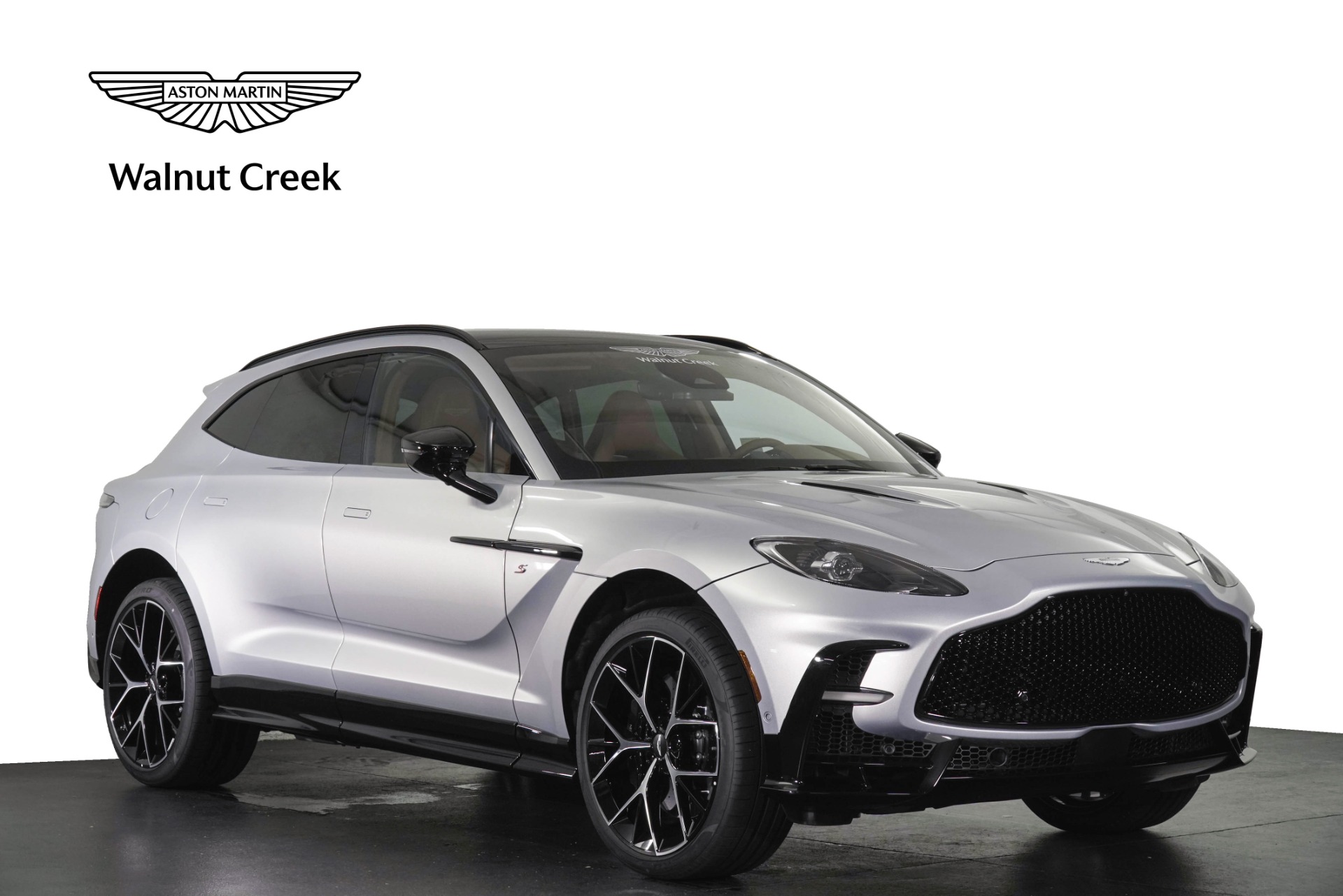 2026 Aston Martin DBX