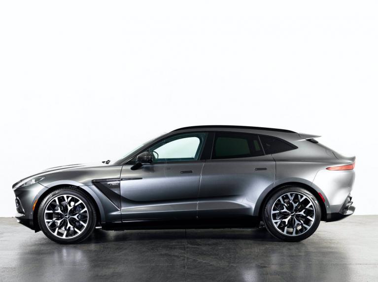 ASTON MARTIN カタログ ラグジュアリーカーモデル | ハイエンドスポーツカー | アストン