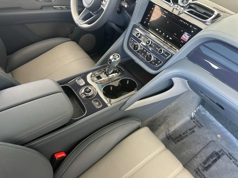 Used 2026 Bentley Bentayga EWB for sale $269,950 at The Luxury Collection Walnut Creek in Walnut Creek CA 94596 2